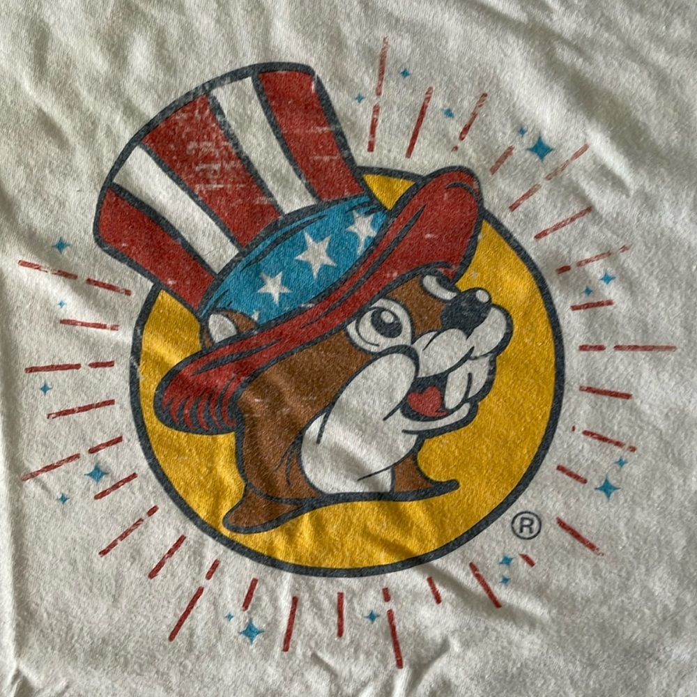 Buccees tshirt in Medium